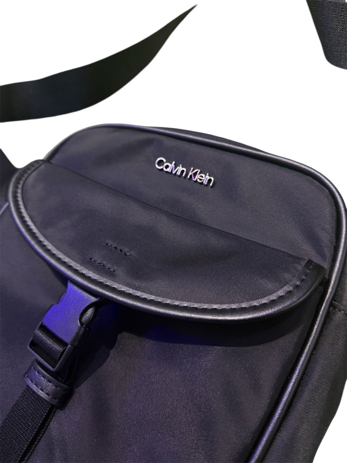 CALVIN KLEIN - Imagen 3